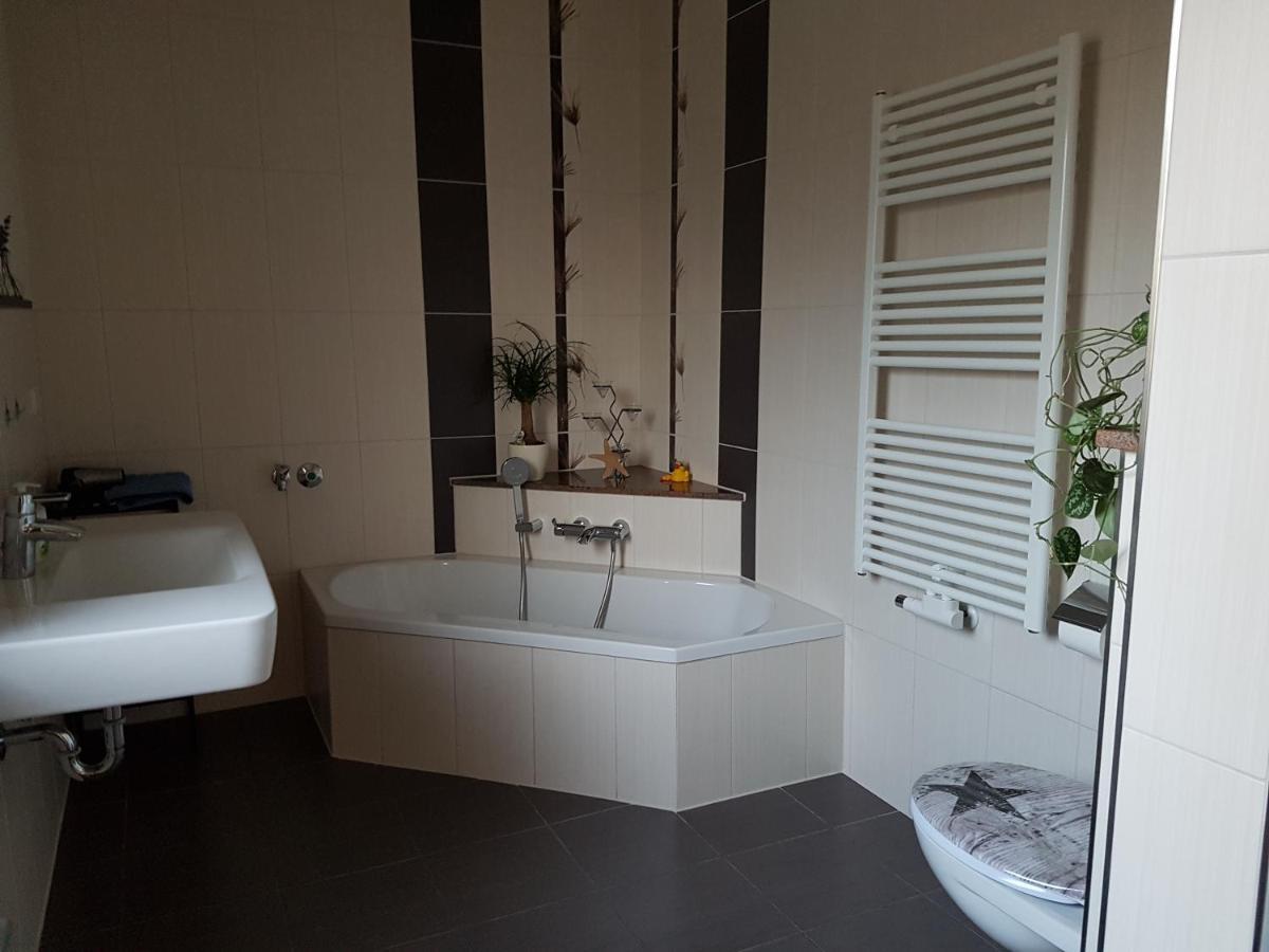 Ferienwohnung Mit Bauernhofflair 로바우 외부 사진